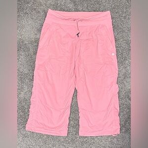 Lululemon Studio crops in Bleached coral sz 8